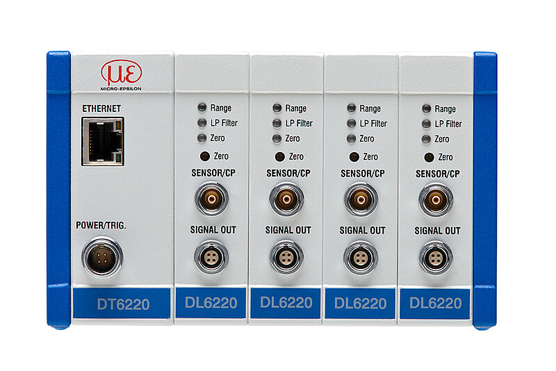 静電容量式標準測定システム コントローラDT6220/コントローラDT6230、それぞれ復調器DL6220搭載
